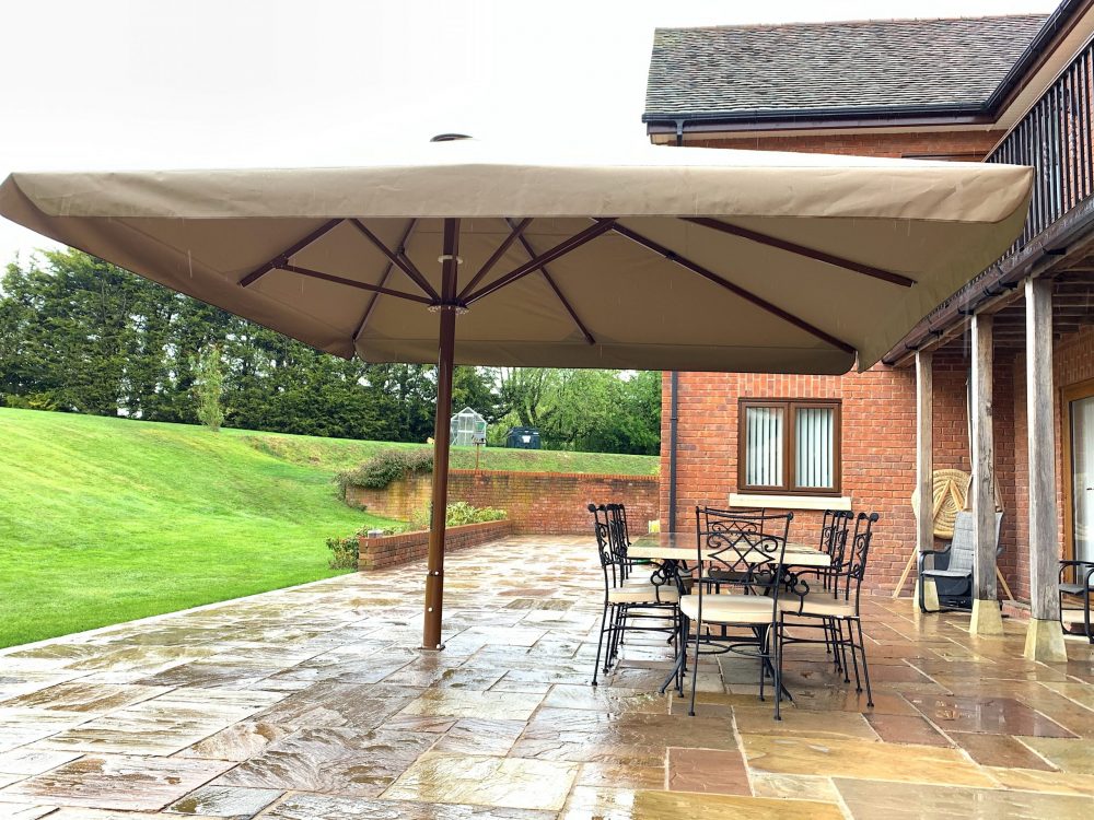 The Aztec Offset cantilever style umbrella parasol