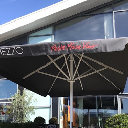 Robust Sun Umbrellas Pizza restaurant jumbo parasols